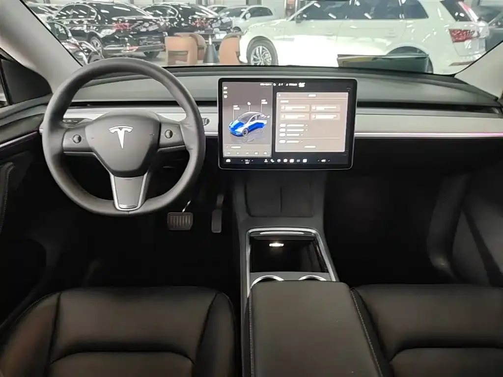 Tesla Model Y — фото 5