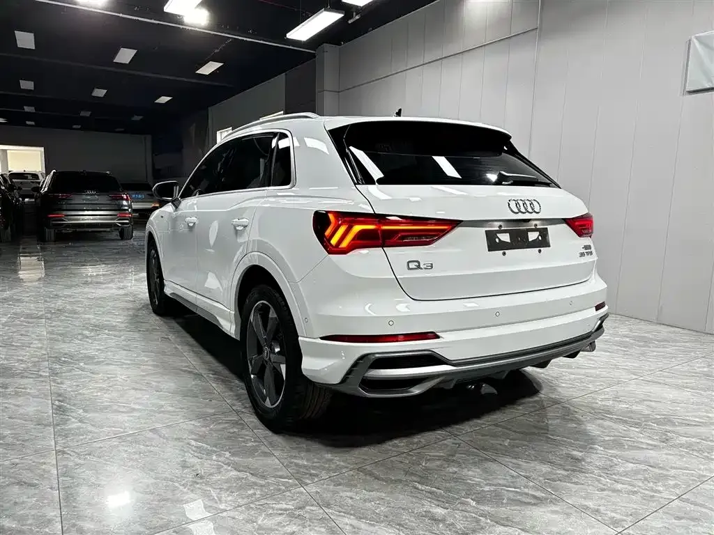 Audi Q3 — фото 8