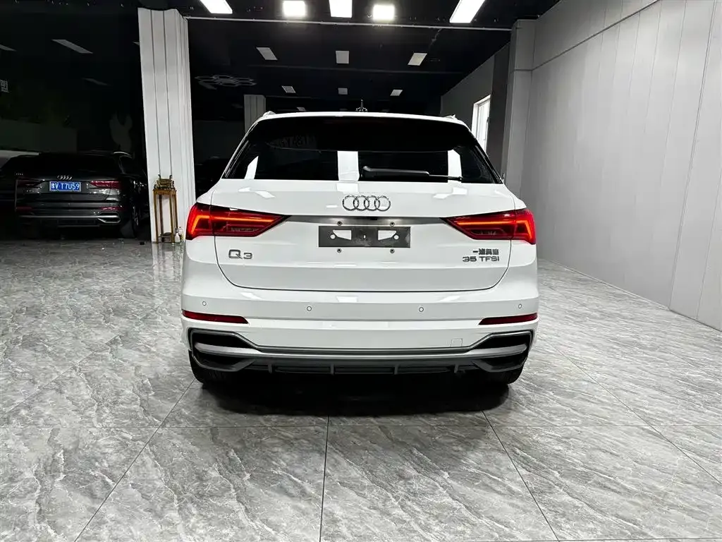 Audi Q3 — фото 9