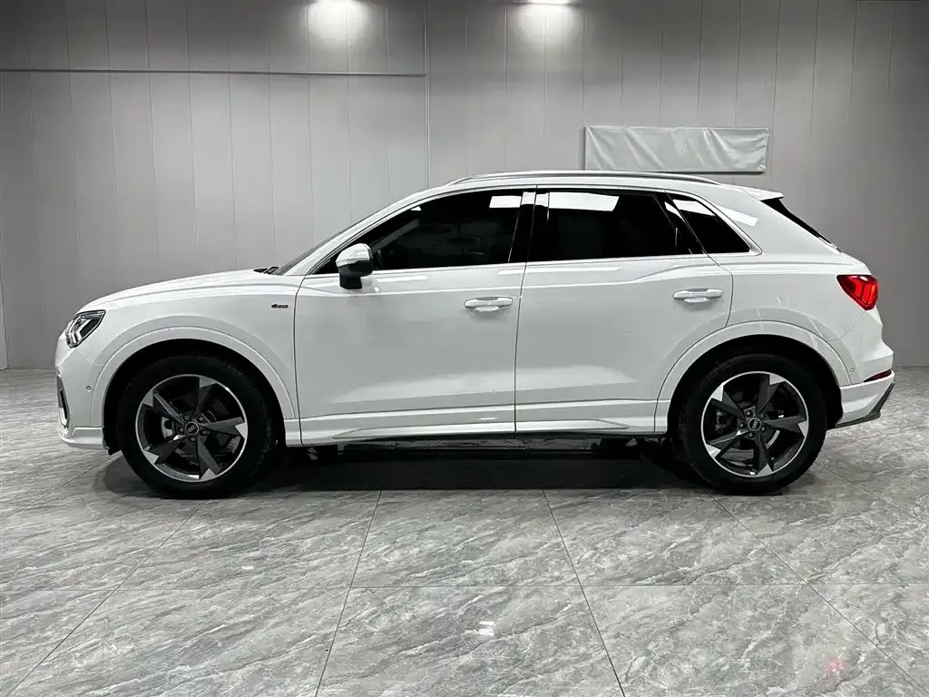 Audi Q3 — фото 6