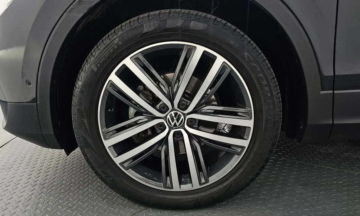 Volkswagen Tiguan — фото 8
