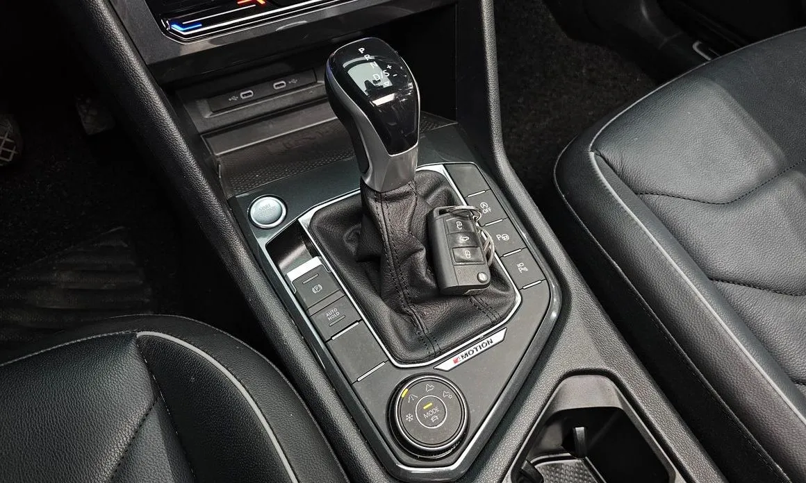 Volkswagen Tiguan — фото 6