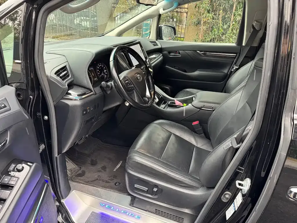 Toyota Vellfire 2021 из CN, фото 4