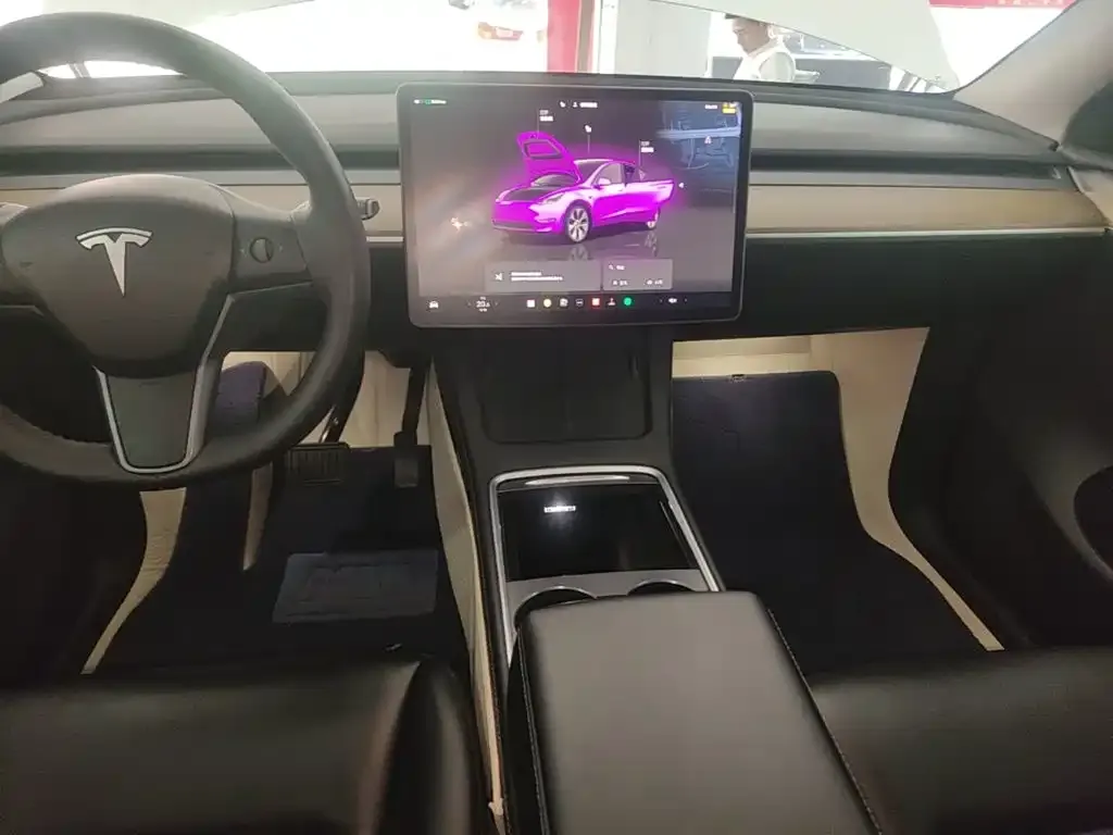 Tesla Model Y — фото 7