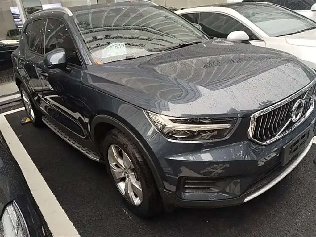 Volvo XC40 — фото 6