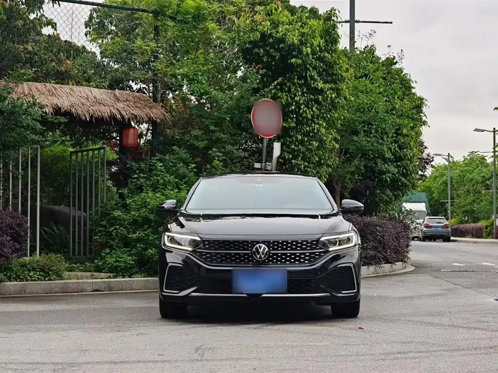 Volkswagen Passat — фото 10