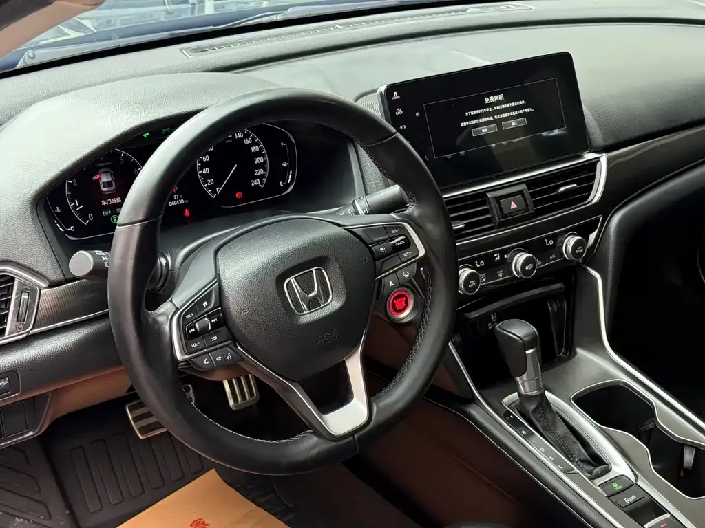 Honda Accord — фото 8