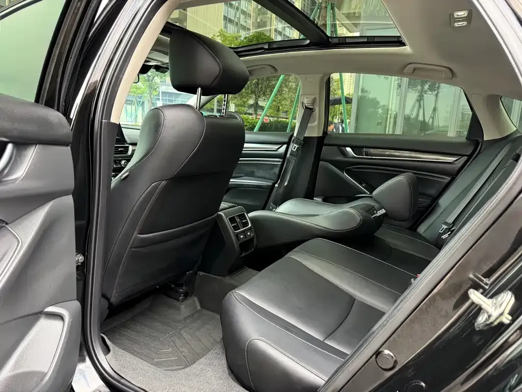 Honda Accord — фото 4