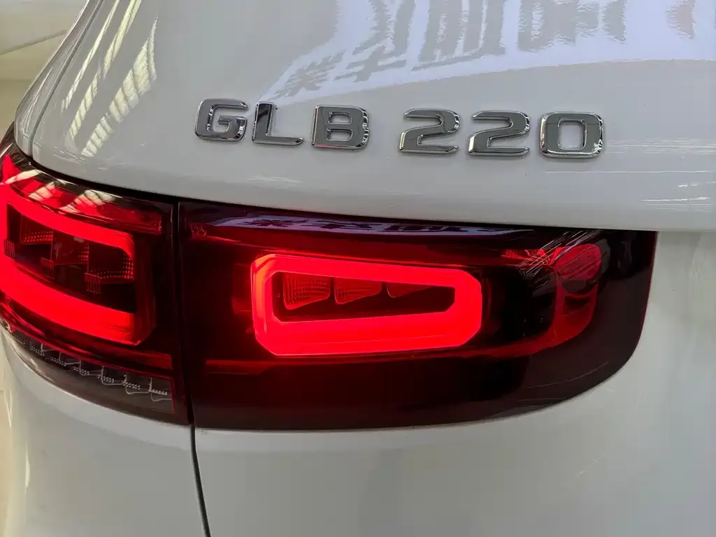 Mercedes-Benz GLB — фото 2