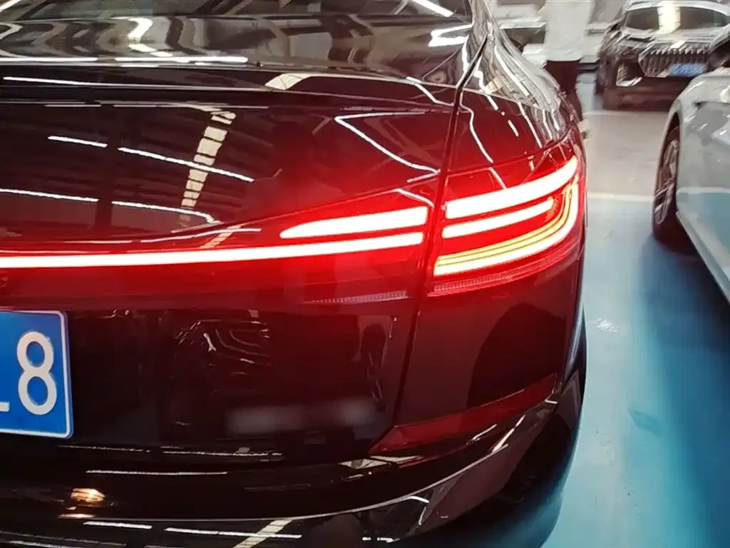 Volkswagen Passat 2024 из CN, фото 3