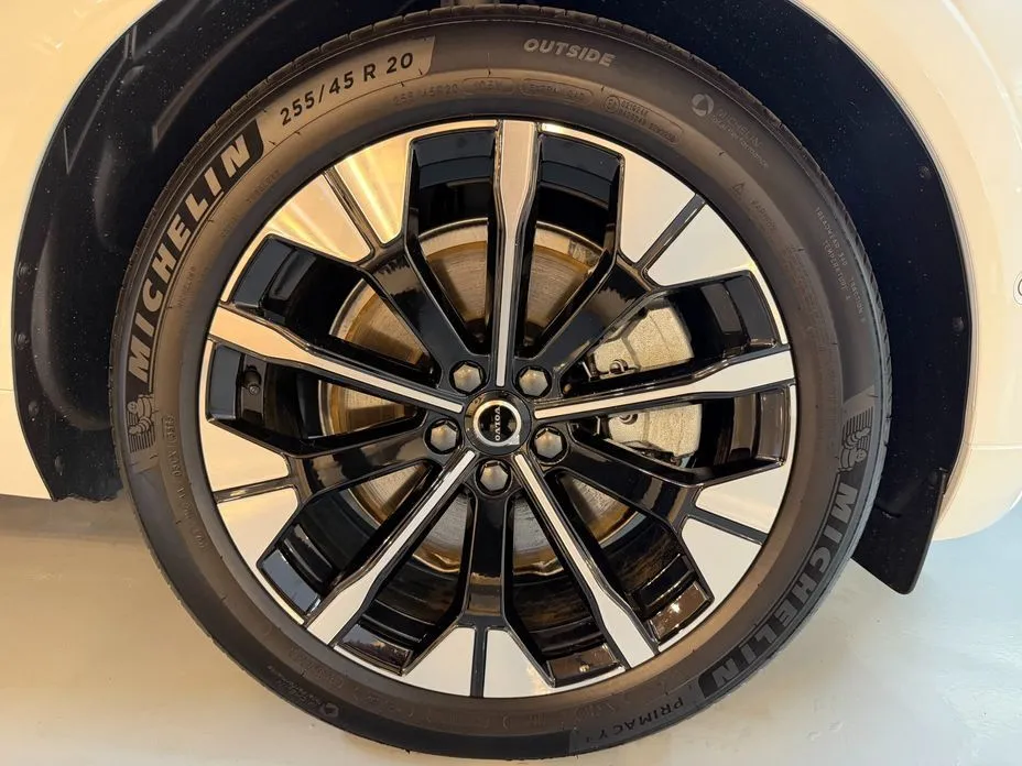 Volvo XC60 2026 из KR, фото 4