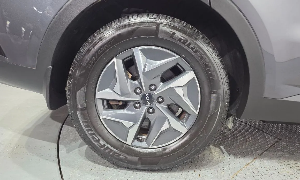 Kia Sorento — фото 8