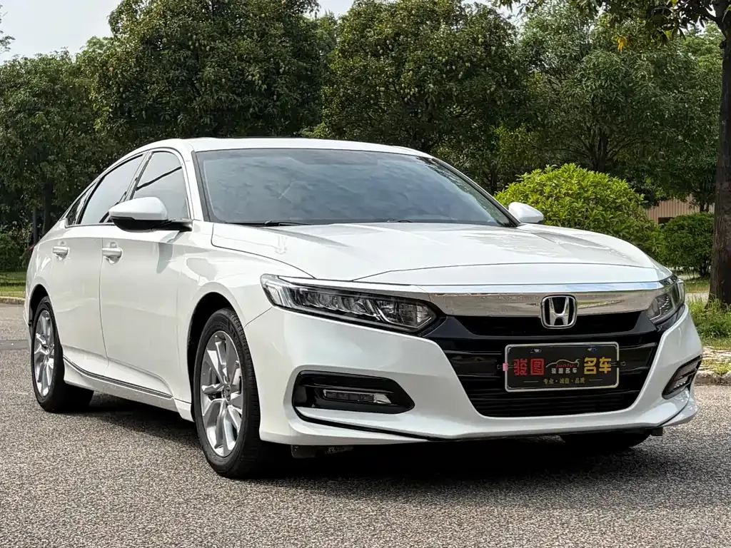 Honda Accord — фото 7