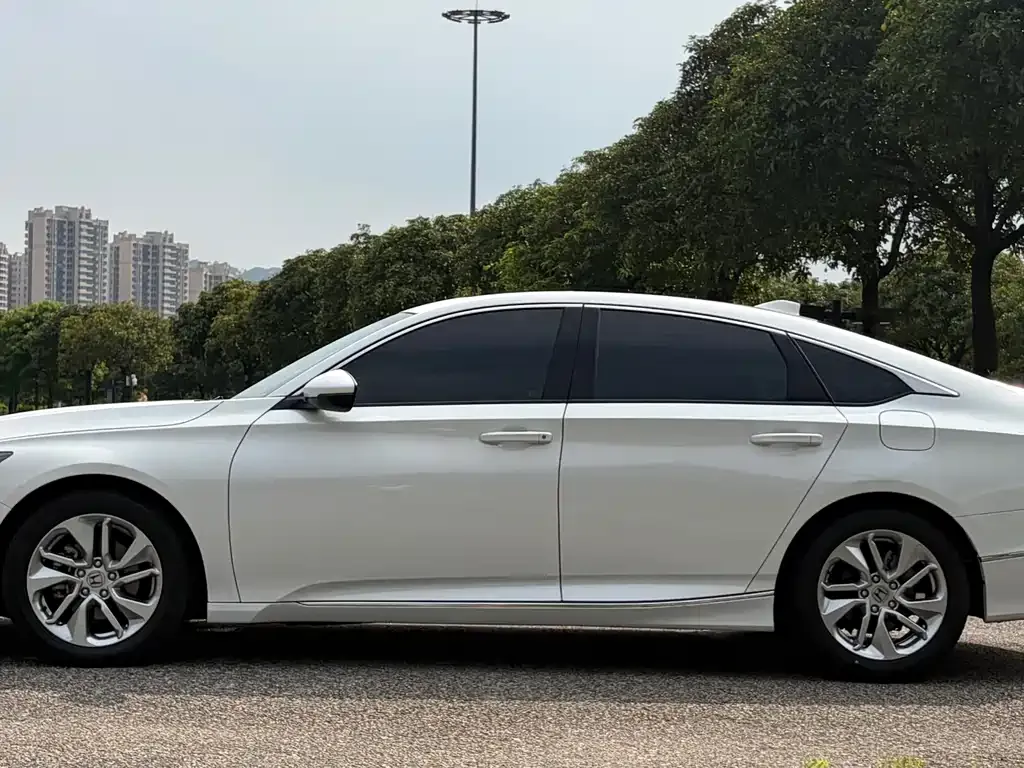 Honda Accord — фото 4