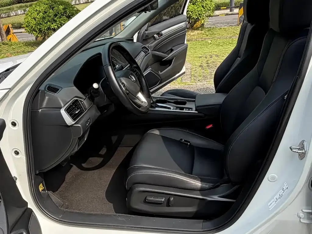 Honda Accord — фото 6