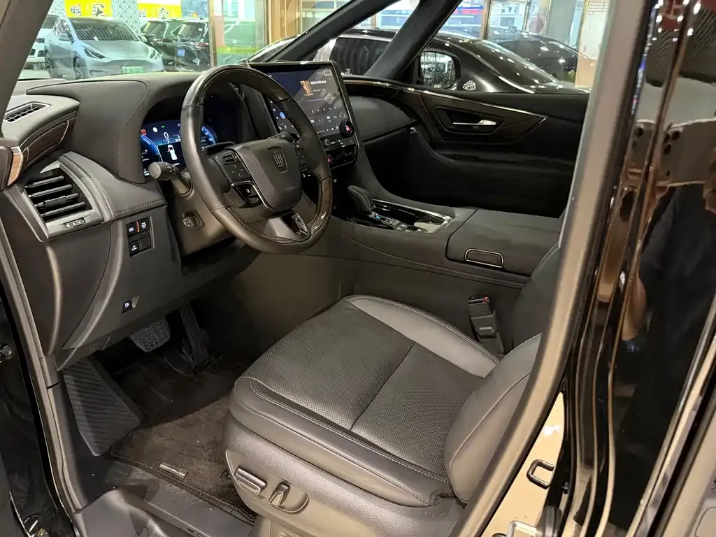 Toyota Vellfire — фото 5