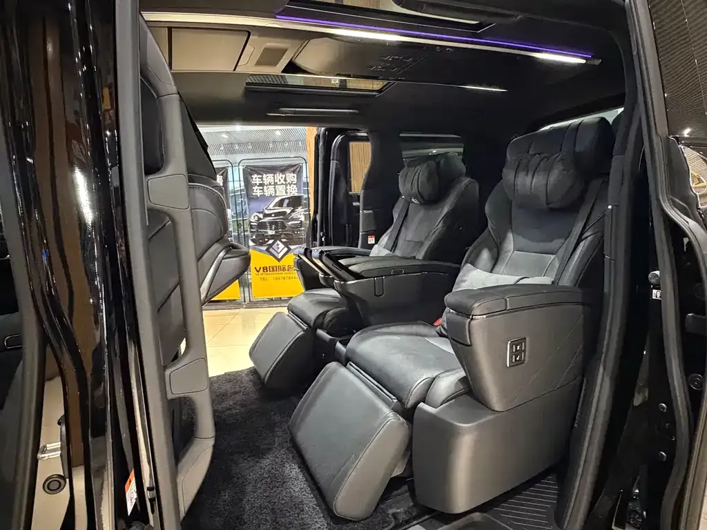 Toyota Vellfire — фото 2