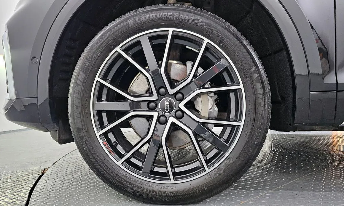 Audi Q5 2023 из KR, фото 9
