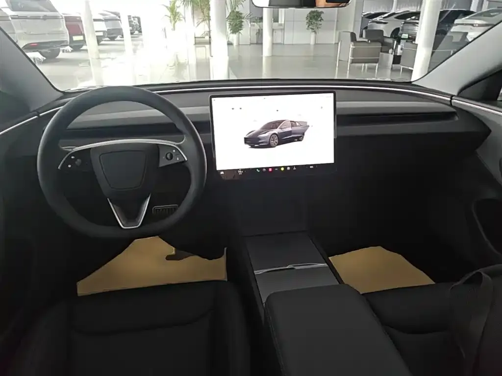 Tesla Model 3 — фото 7