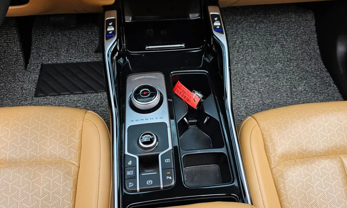 Kia Sorento — фото 8
