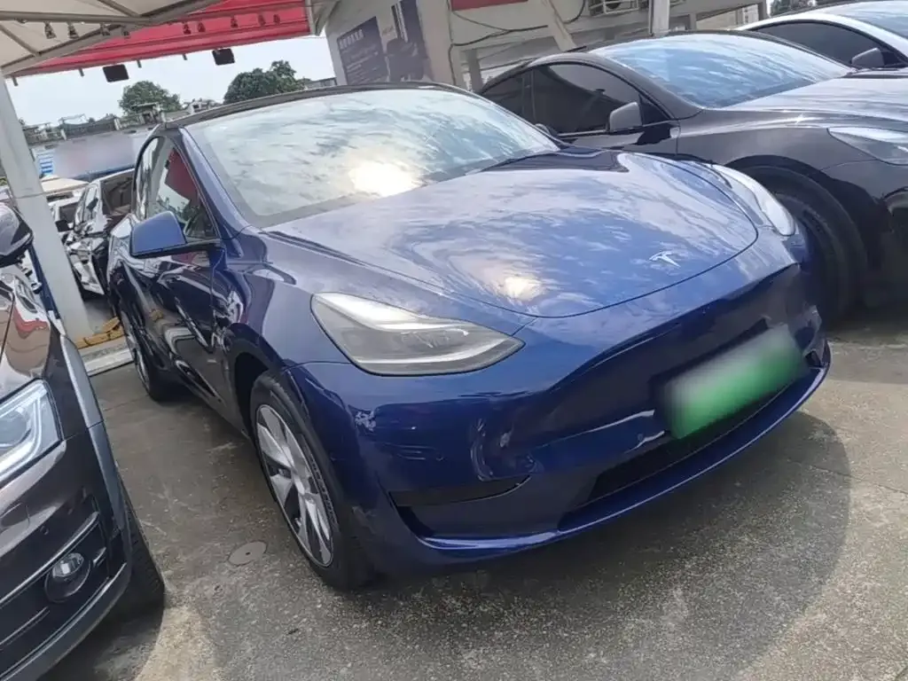 Tesla Model Y — фото 8