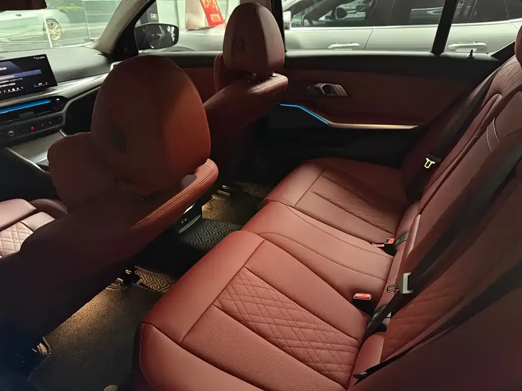 BMW 3 Series 2024 из CN, фото 9