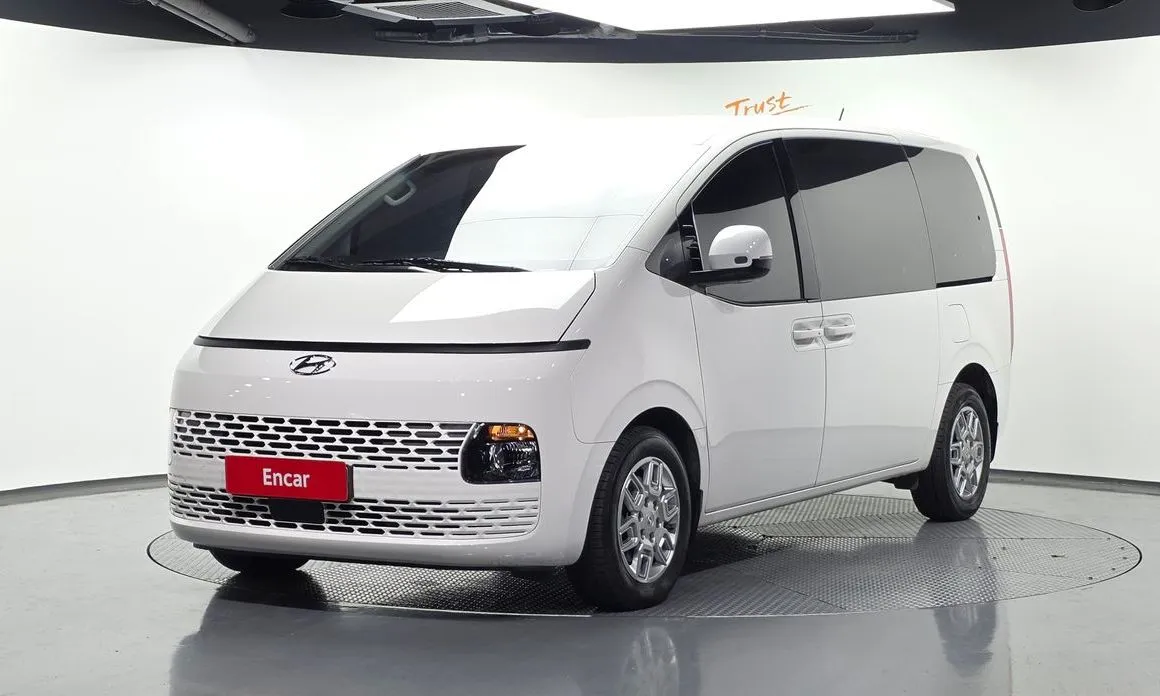 Hyundai Staria