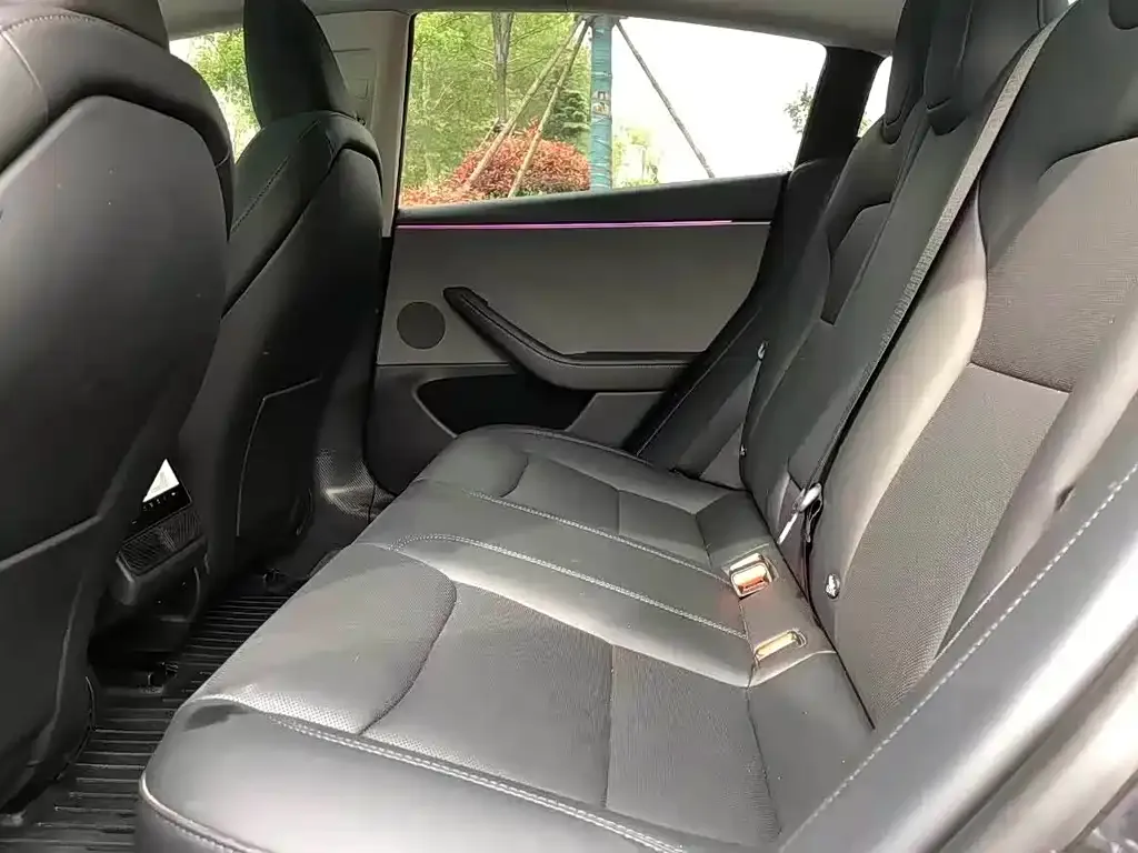 Tesla Model 3 — фото 5