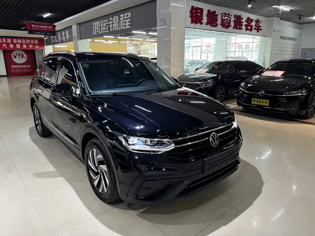 Volkswagen Tiguan L — фото 5