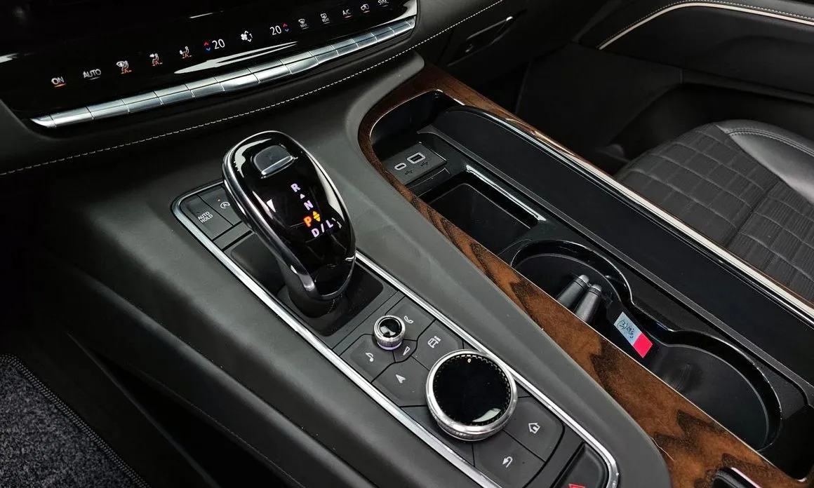 Cadillac Escalade 2022 из KR, фото 3
