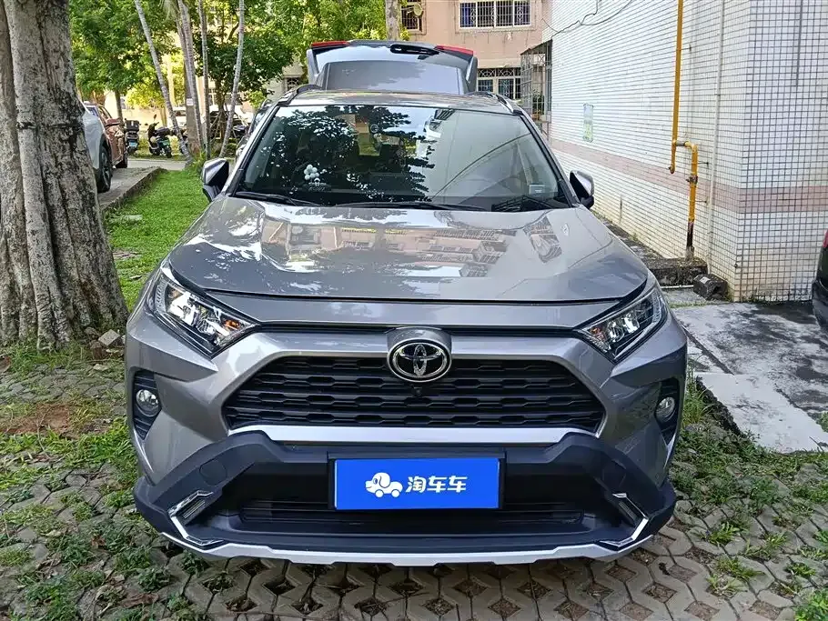 Toyota RAV4 — фото 10