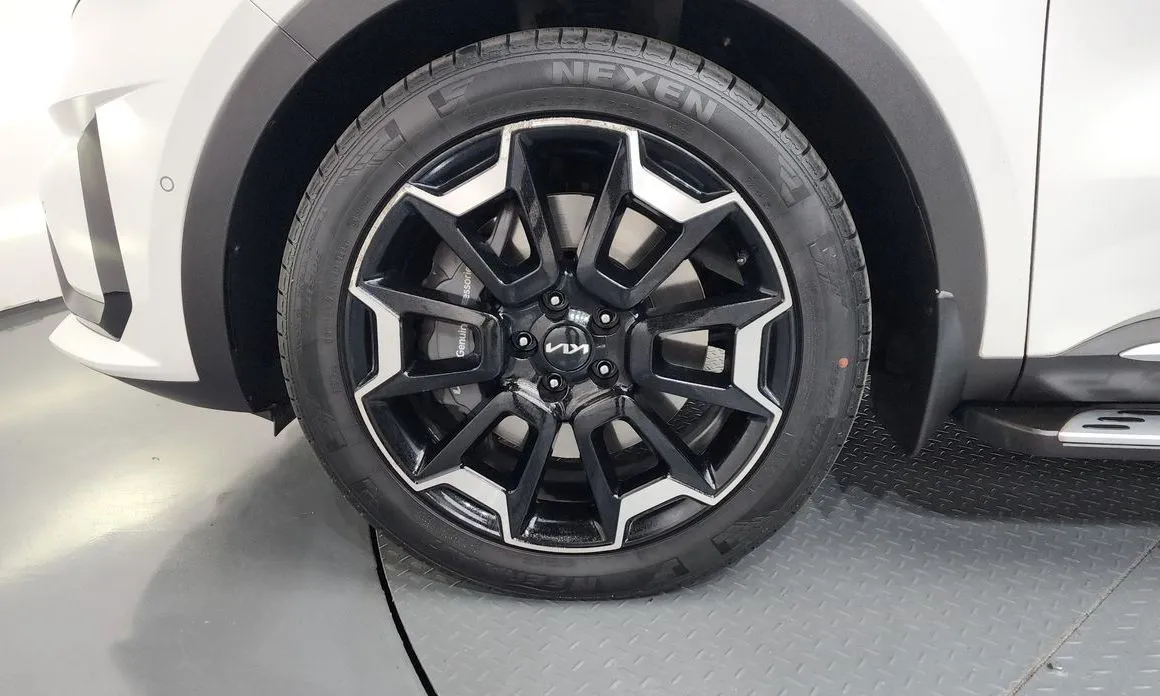 Kia Sorento — фото 5