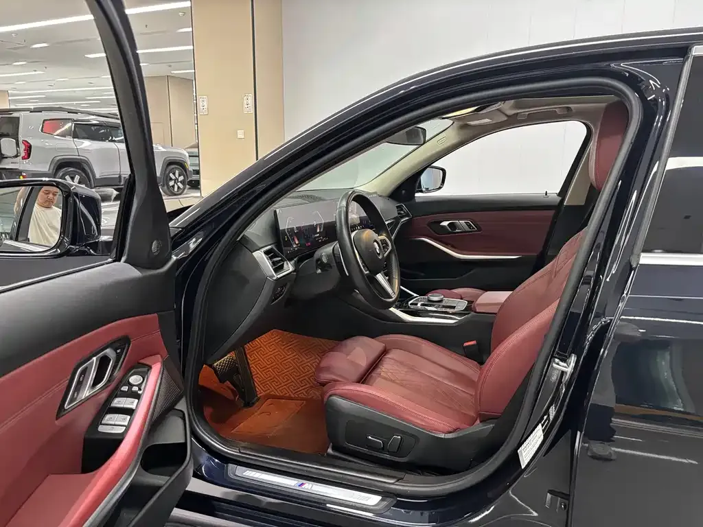 BMW 3 Series 2024 из CN, фото 9