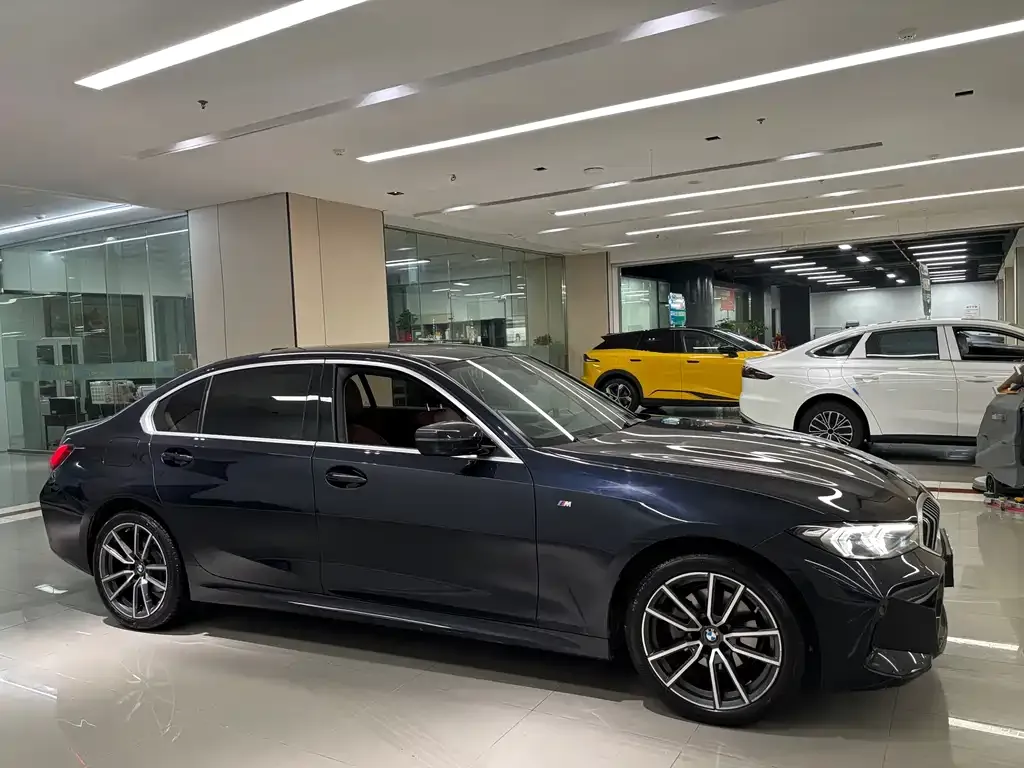 BMW 3 Series 2024 из CN, фото 3