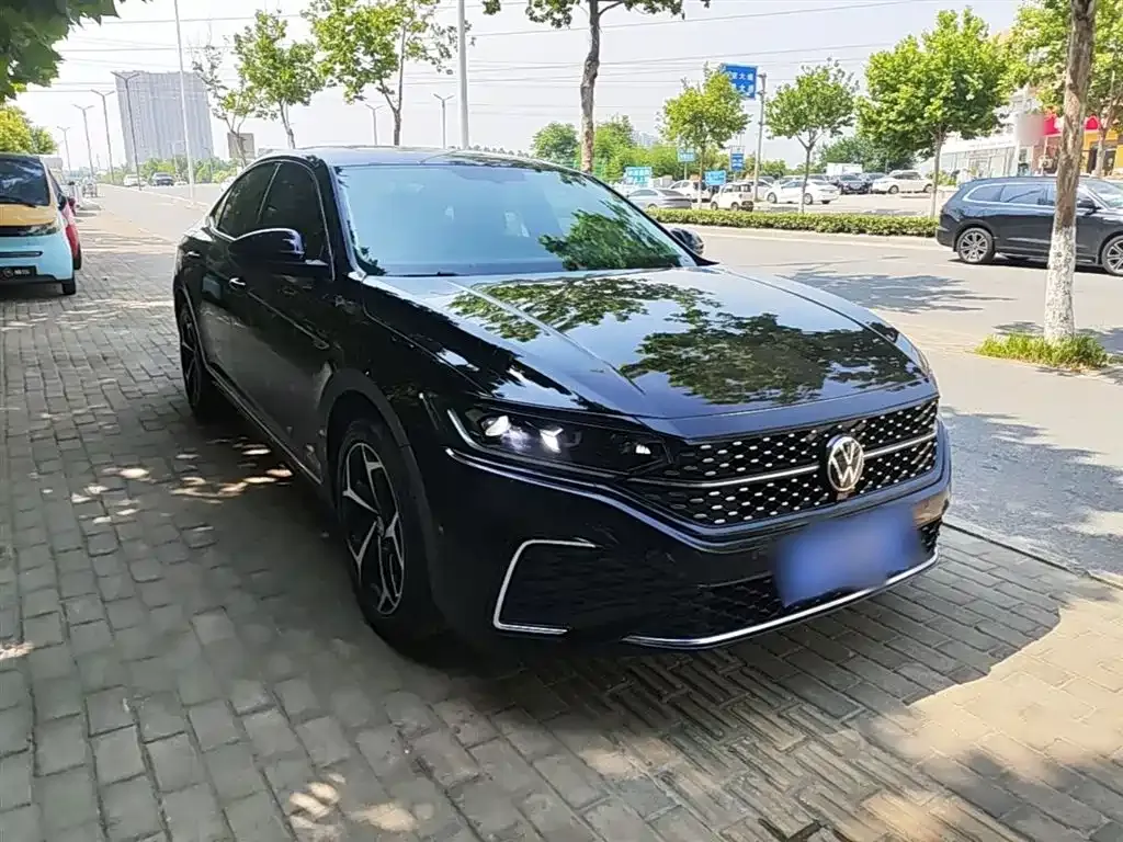Volkswagen Passat — фото 10
