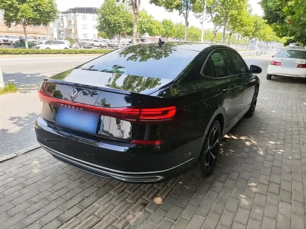 Volkswagen Passat — фото 8
