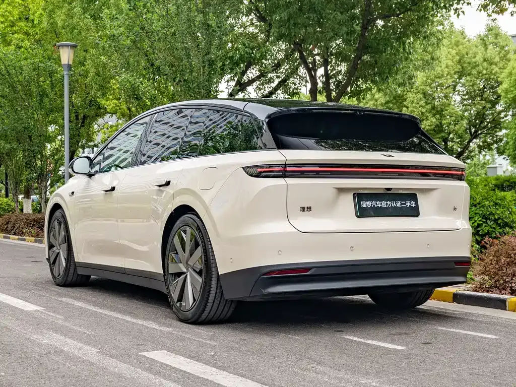 Li Auto i6 — фото 4
