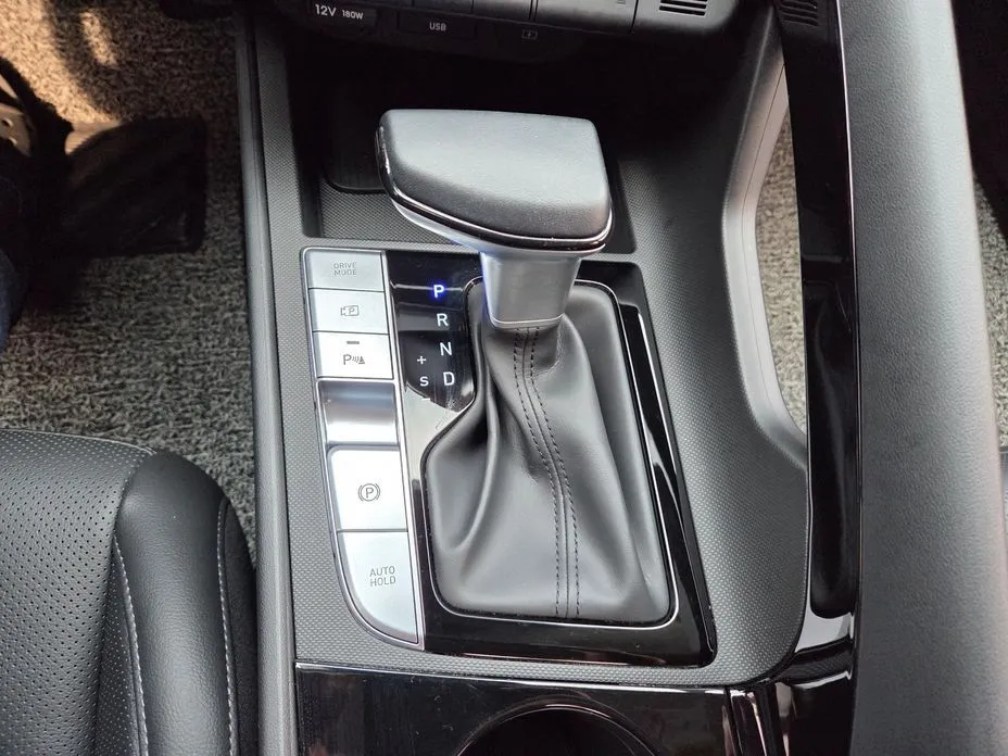 Hyundai AVANTE — фото 2