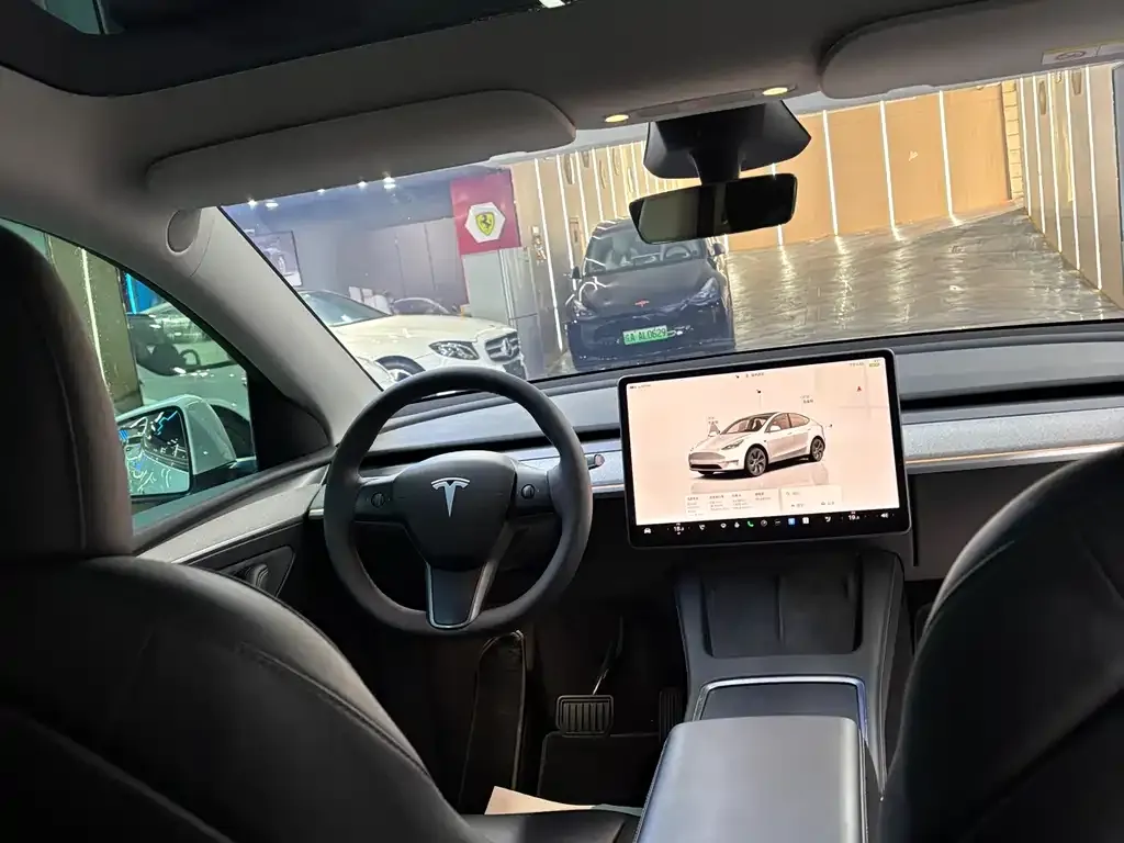Tesla Model Y — фото 4