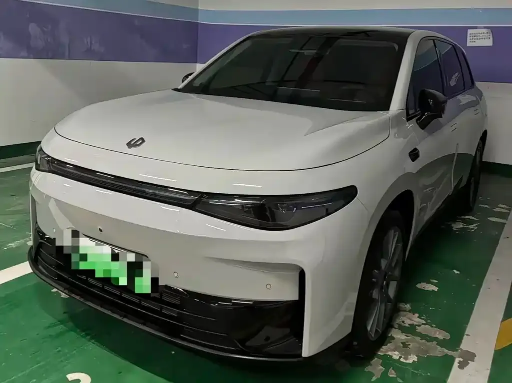 Leapmotor C10