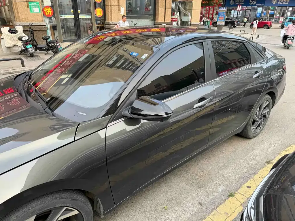Hyundai Elantra — фото 3