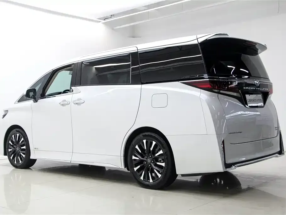 Toyota Vellfire — фото 4