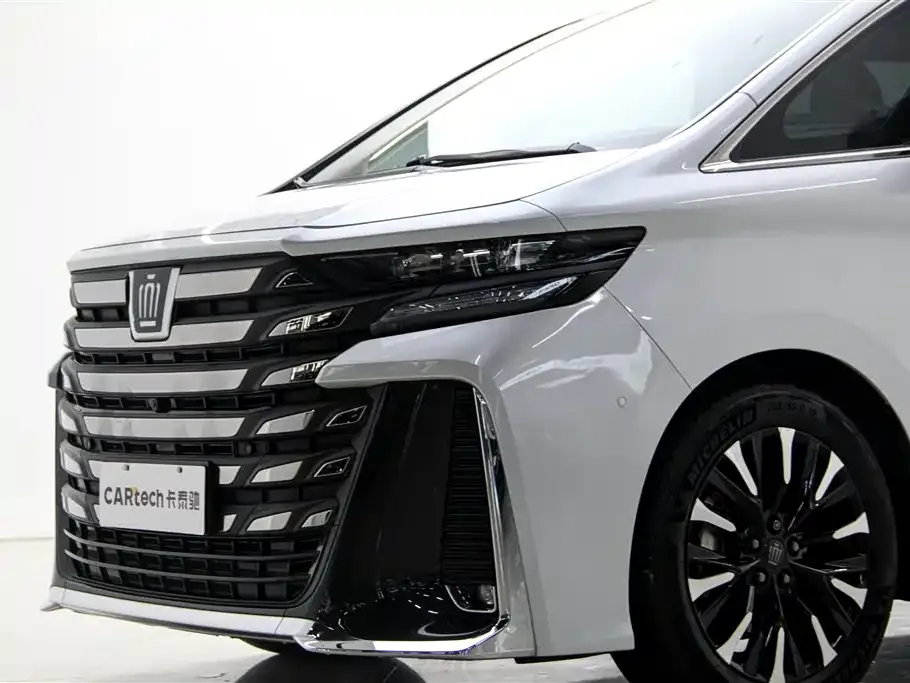 Toyota Vellfire — фото 8