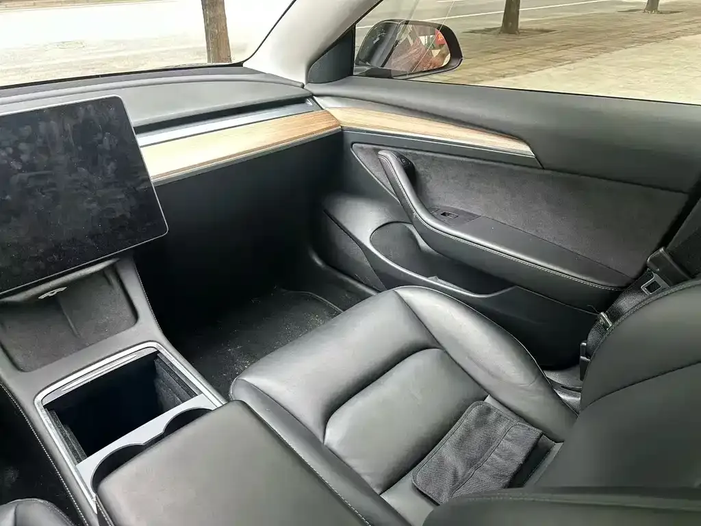 Tesla Model 3 — фото 3