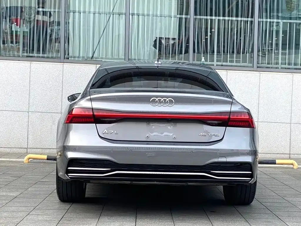 Audi A7L 2022 из CN, фото 4