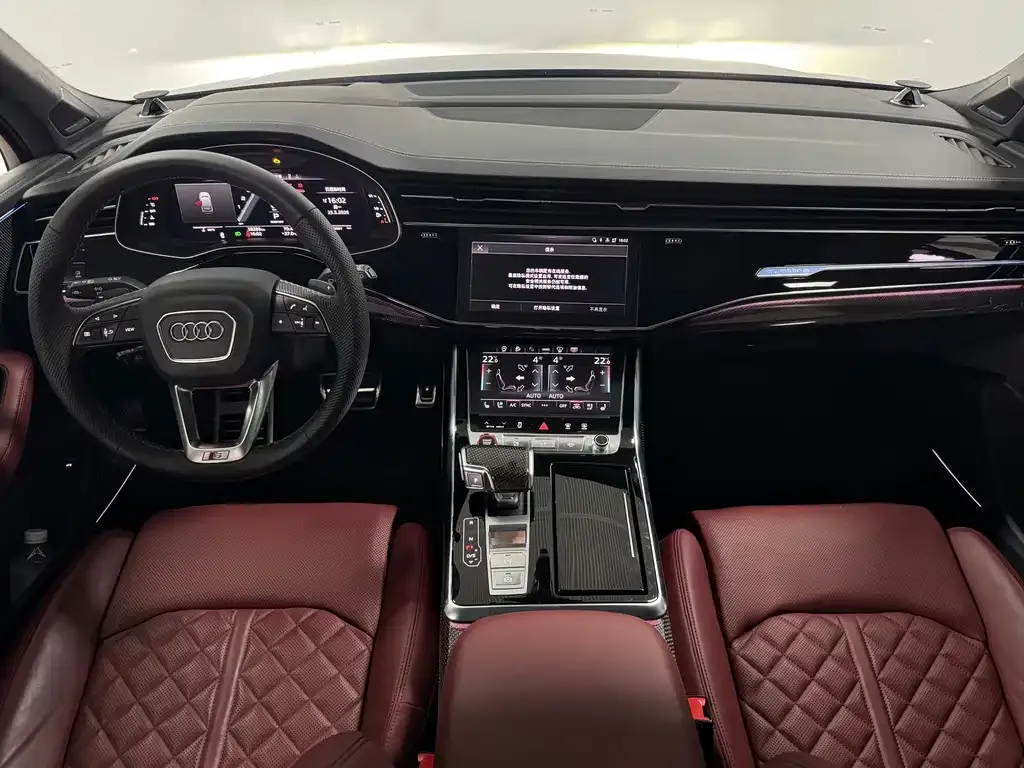 Audi SQ7 2024 из CN, фото 4
