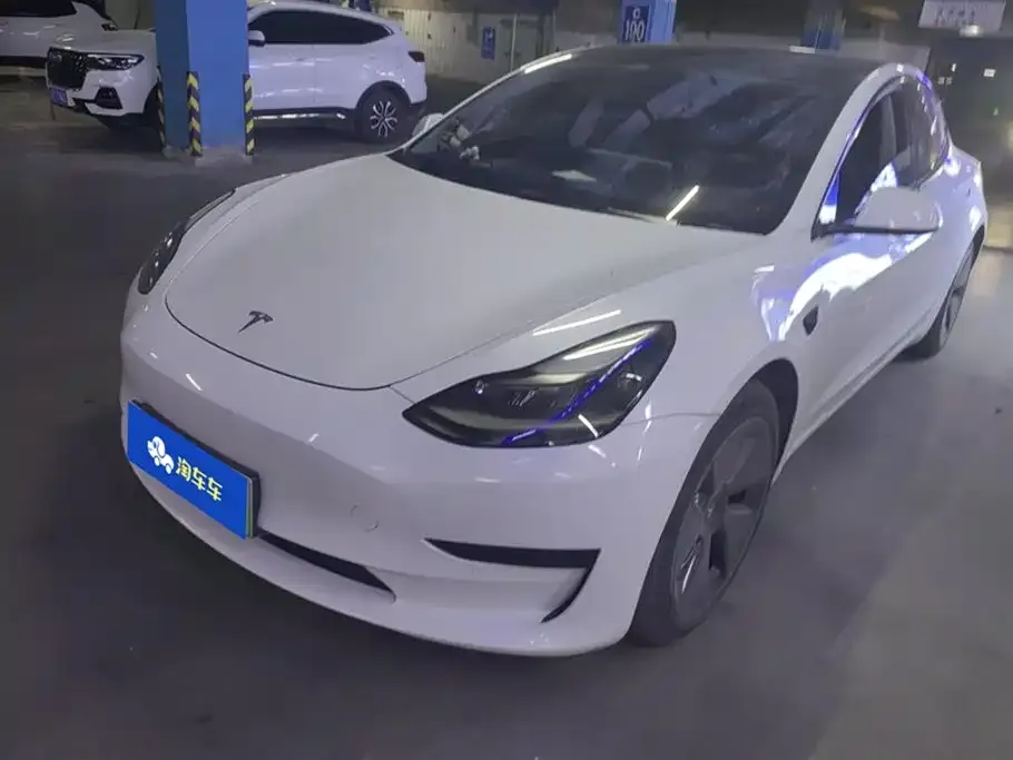 Tesla Model 3 — фото 1