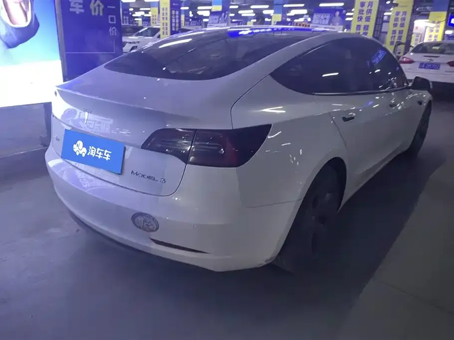 Tesla Model 3 — фото 10