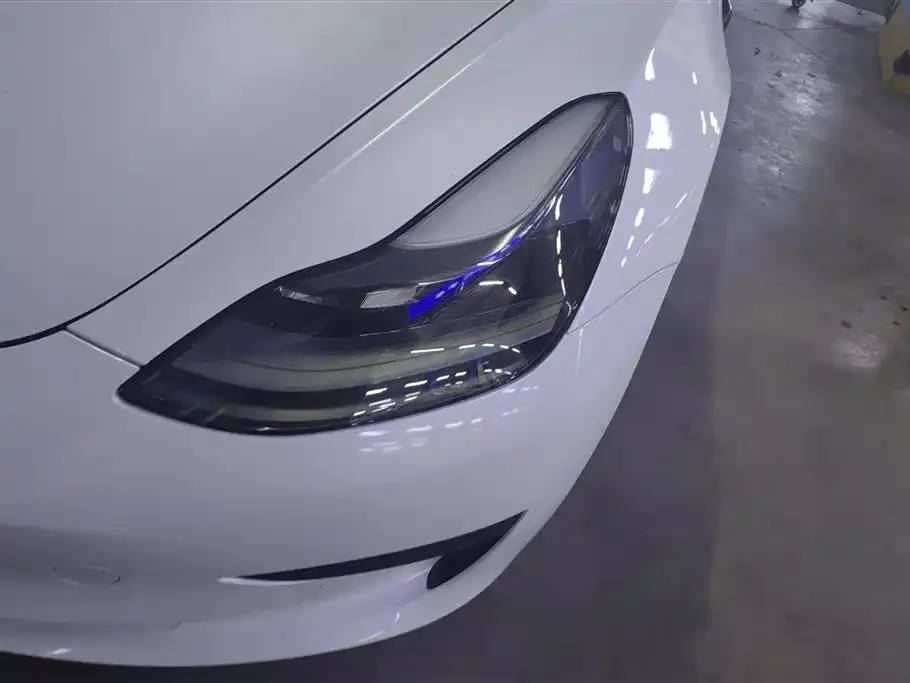 Tesla Model 3 — фото 4
