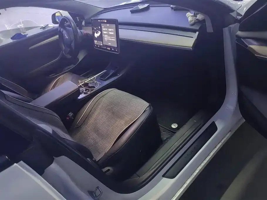 Tesla Model 3 — фото 3